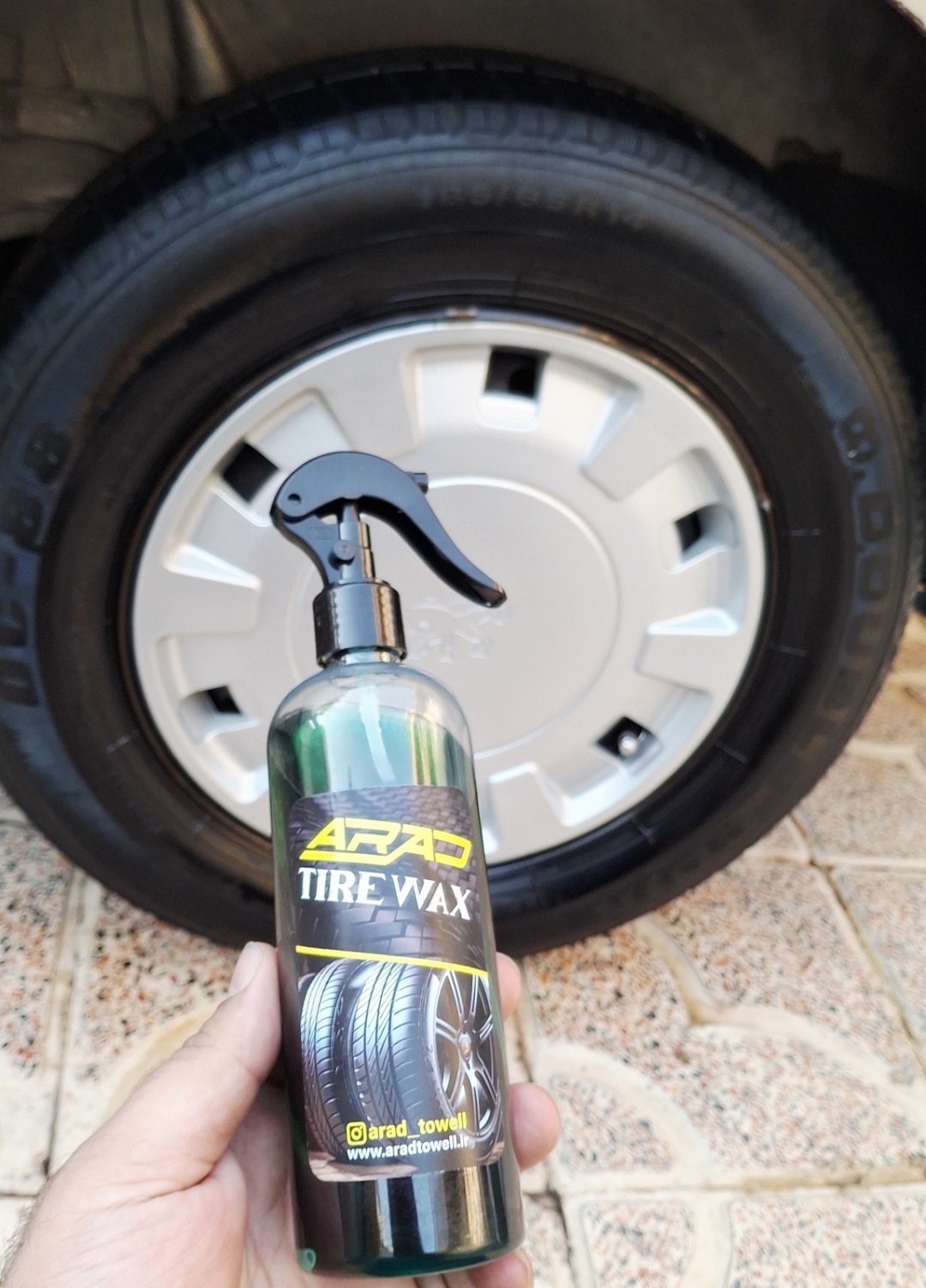 واکس لاستیک آراد براق کننده و محافظ